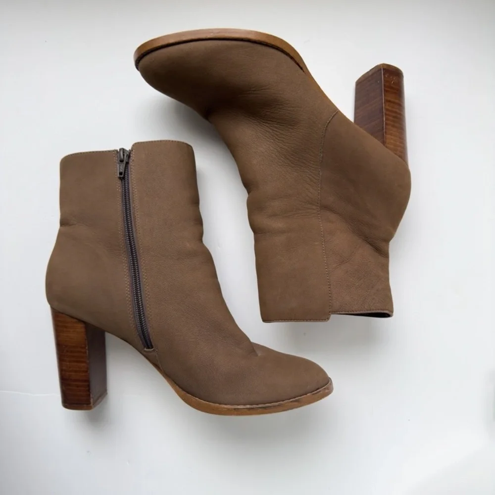 SOLE SOCIETY Leather Boots 